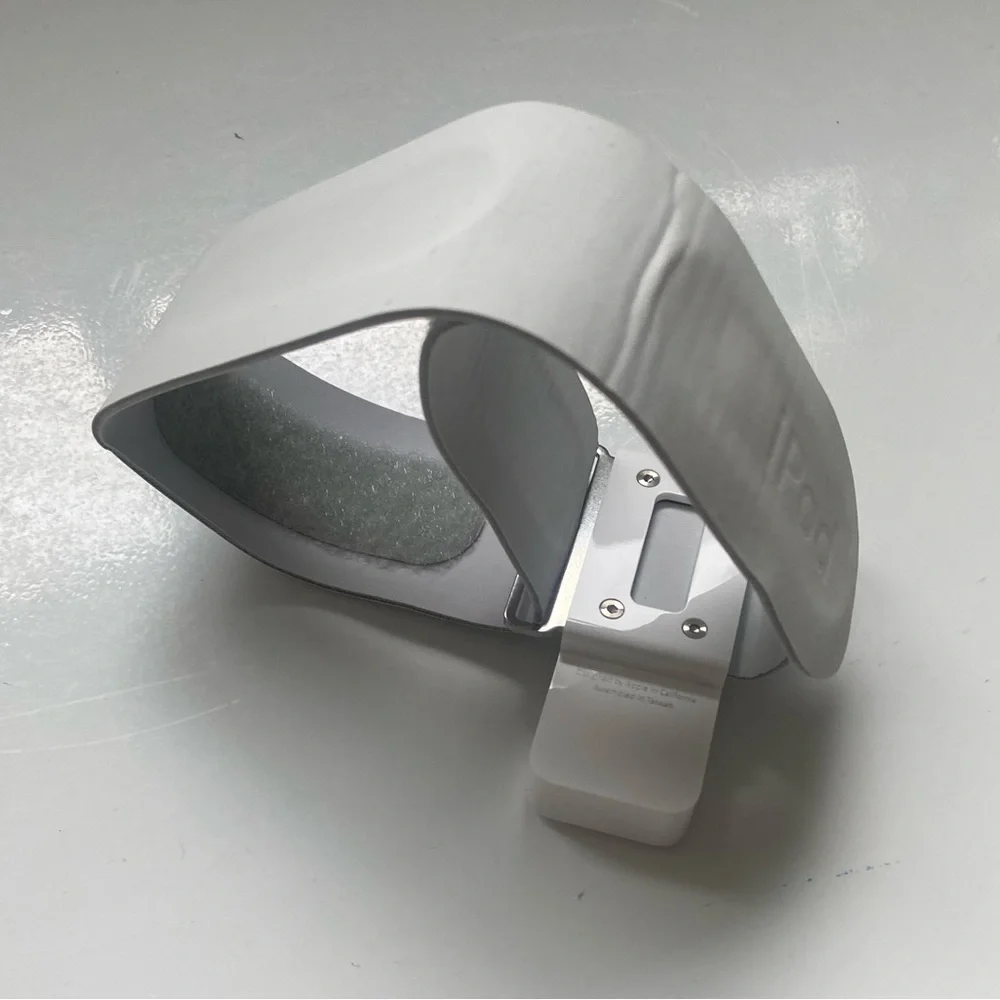 Apple White Armband with Green Box